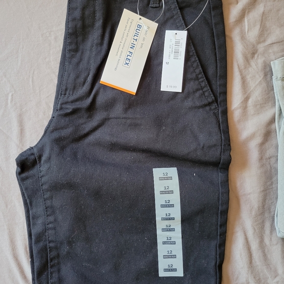 4 pairs of shorts. - Picture 3 of 7